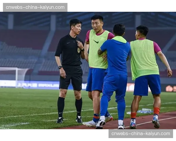 河南队发布伤病报告,中场主力王上源因累计黄牌停赛 河南队发布伤病报告,中场主力王上源因累计黄牌停赛