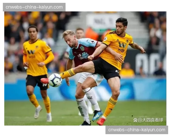 战术角：解析狼队0-0逼平曼城一役中，奥尼尔设计的5-4-1低位防线